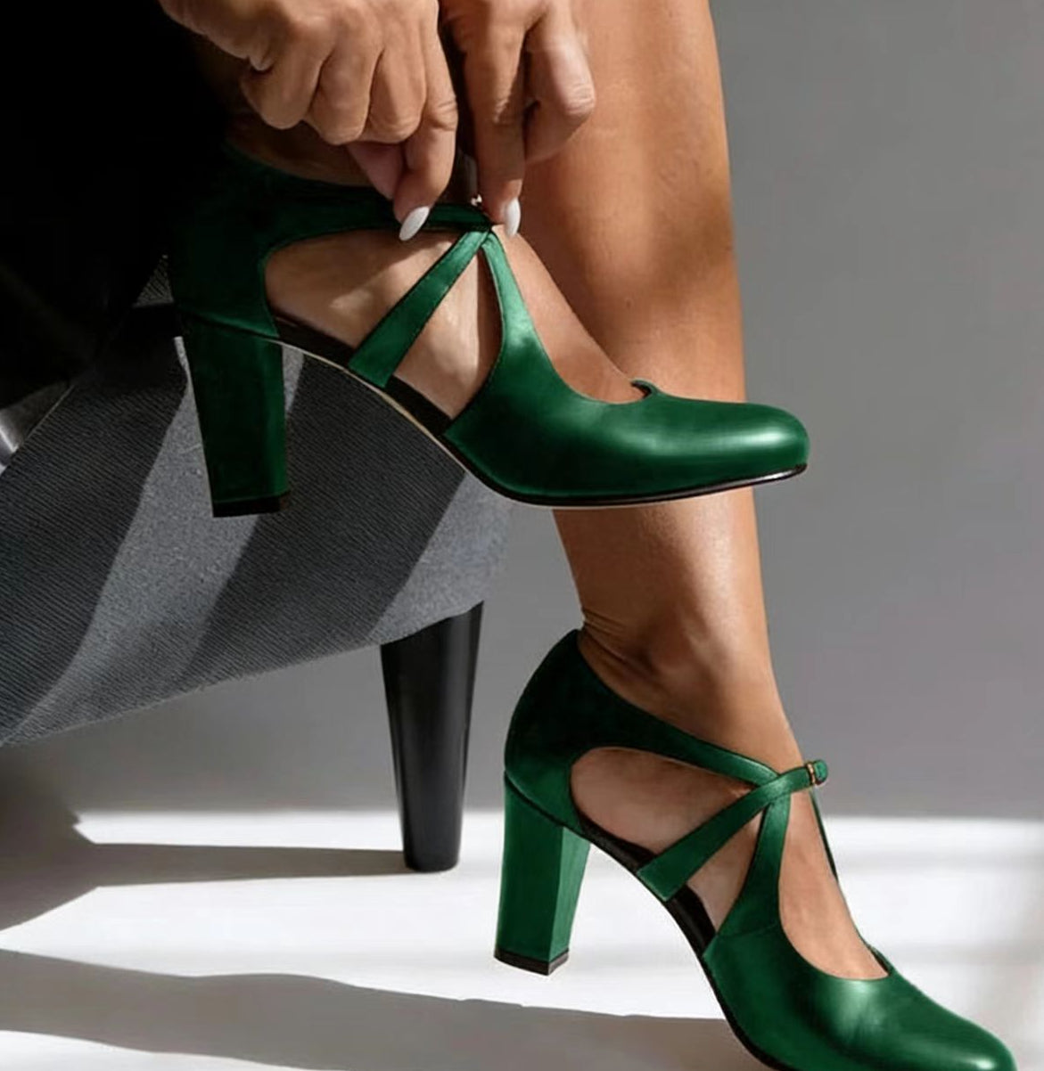 Herminia™ | Zapato de Piel con Tira y Tacón de Bloque