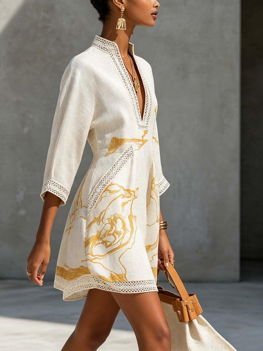 Aliénor | Vestido Mini de Encaje de Croché Marfil con Motivos Dorados y Escote en V